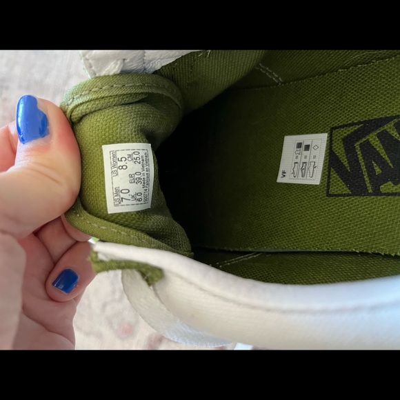 Vans - Picture 4 of 4